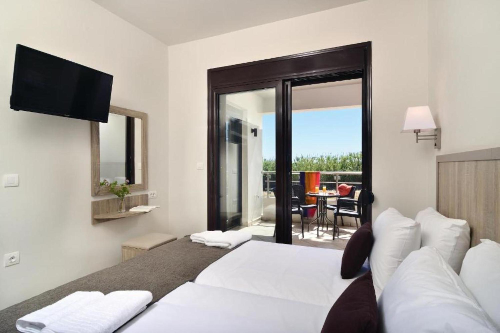 Carisa Suites And Apartments Maleme Esterno foto