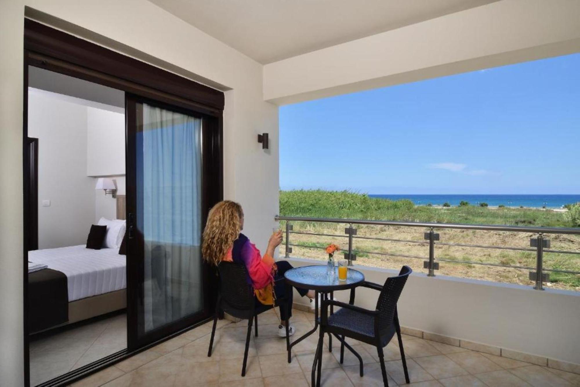 Carisa Suites And Apartments Maleme Esterno foto