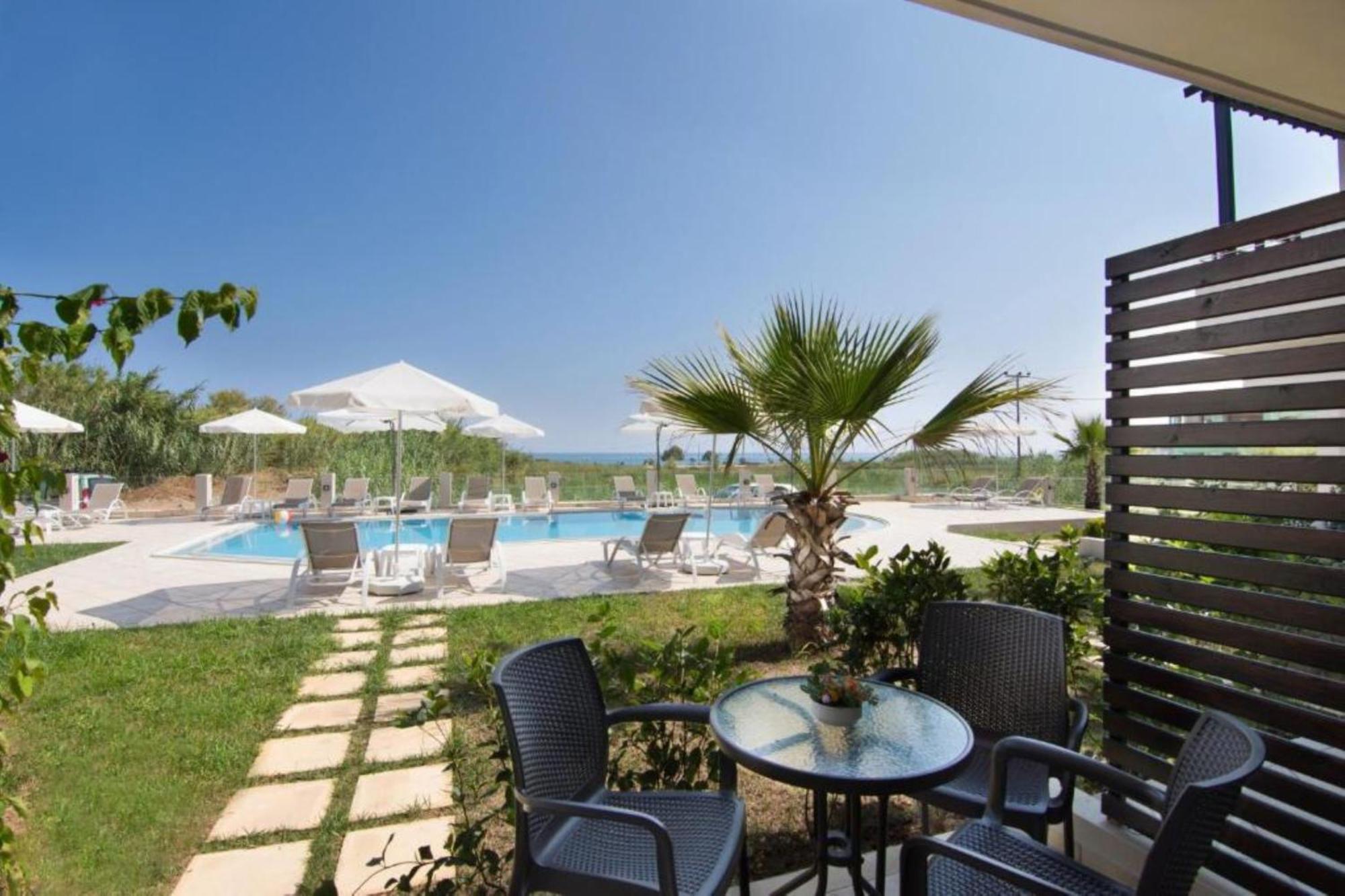 Carisa Suites And Apartments Maleme Esterno foto