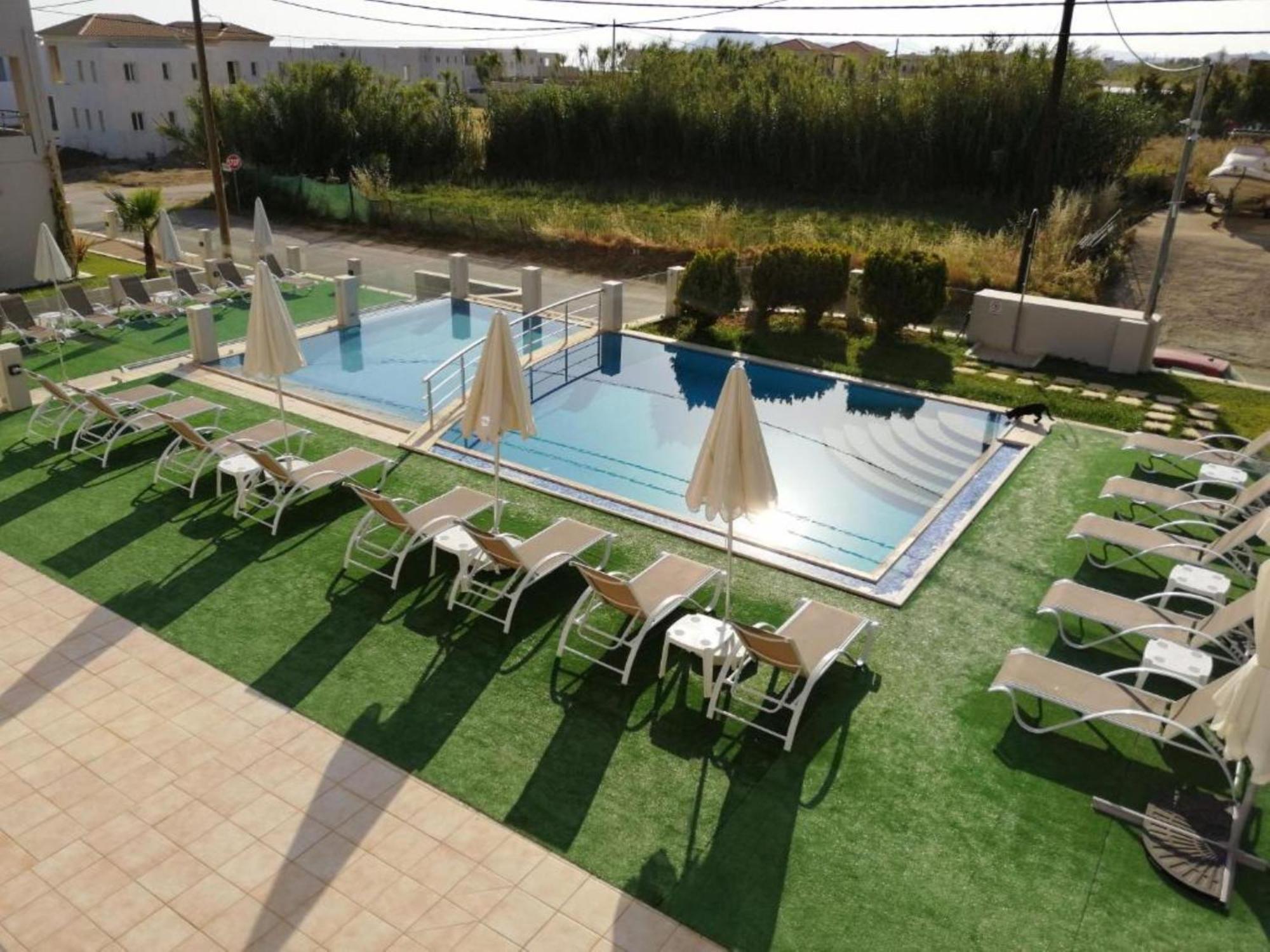 Carisa Suites And Apartments Maleme Esterno foto