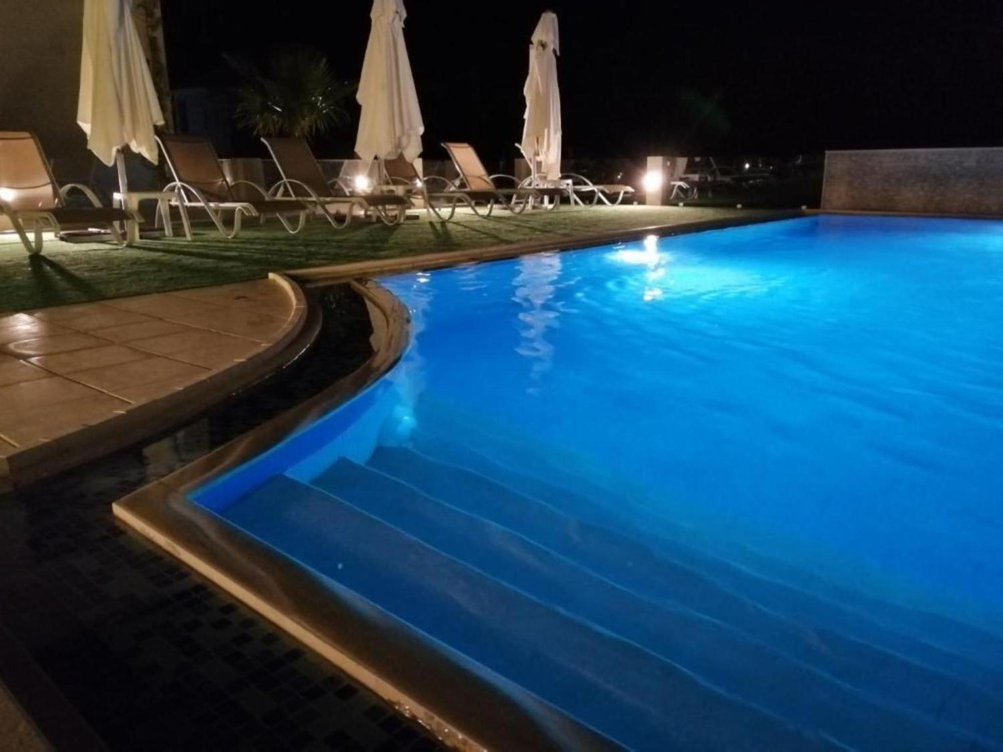 Carisa Suites And Apartments Maleme Esterno foto