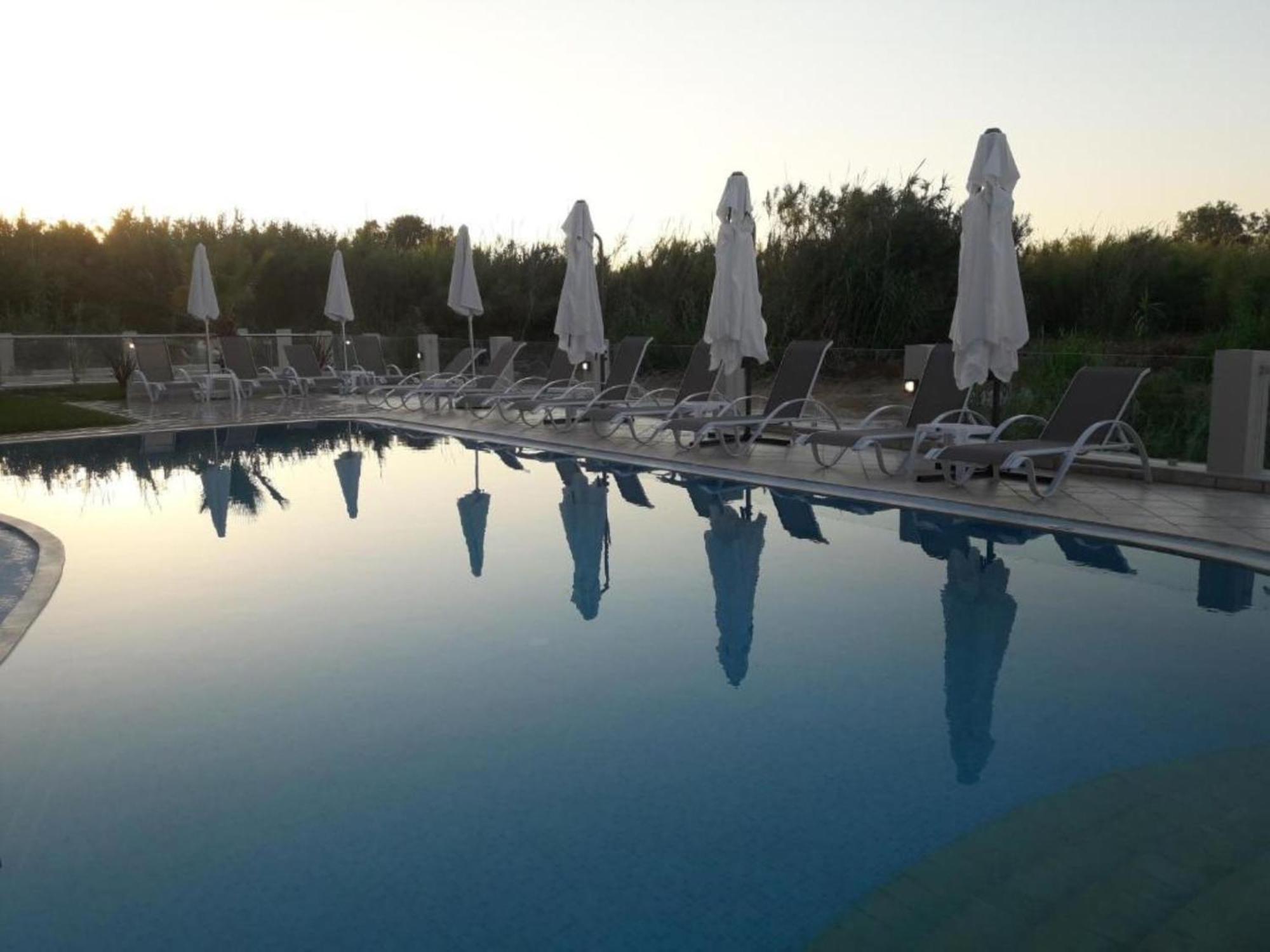 Carisa Suites And Apartments Maleme Esterno foto